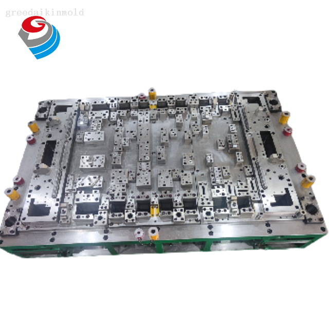AC alt panel damgalama kalıbı